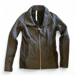 Lululemon Athletica Radiant Jacket II in a charcoal gray Size 8